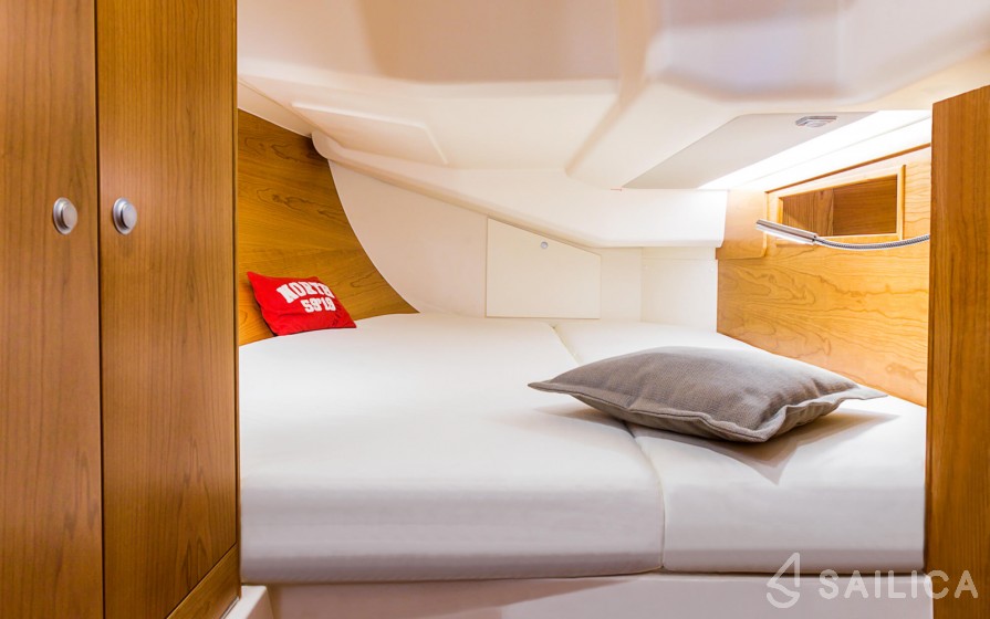 Hanse 455 - Yacht Charter Sailica