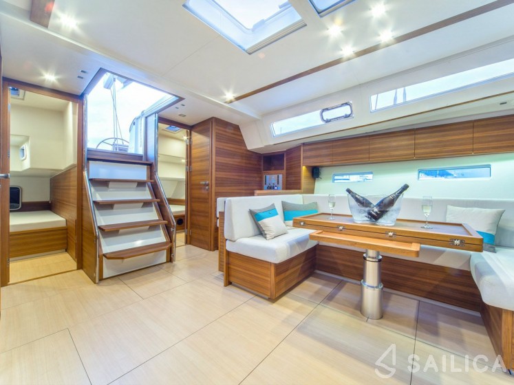 More 55 - Yacht Charter Sailica