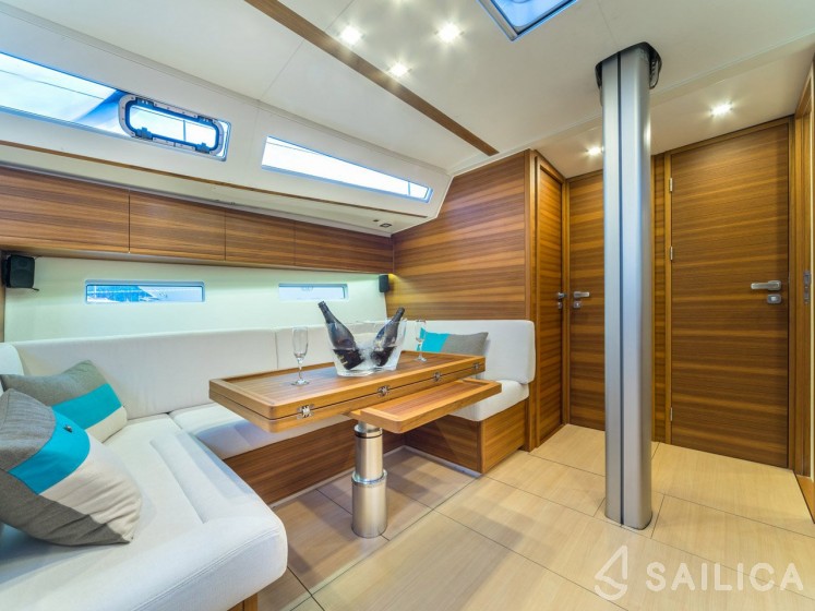 More 55 - Yacht Charter Sailica