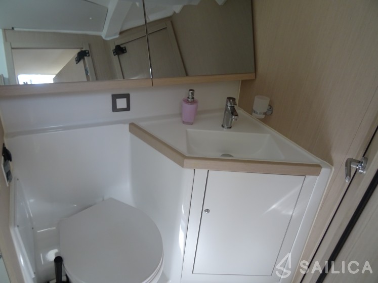 Oceanis 46.1 - Yacht Charter Sailica
