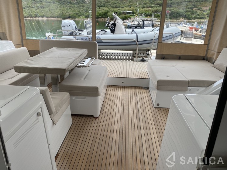 Lagoon 52F - Yacht Charter Sailica