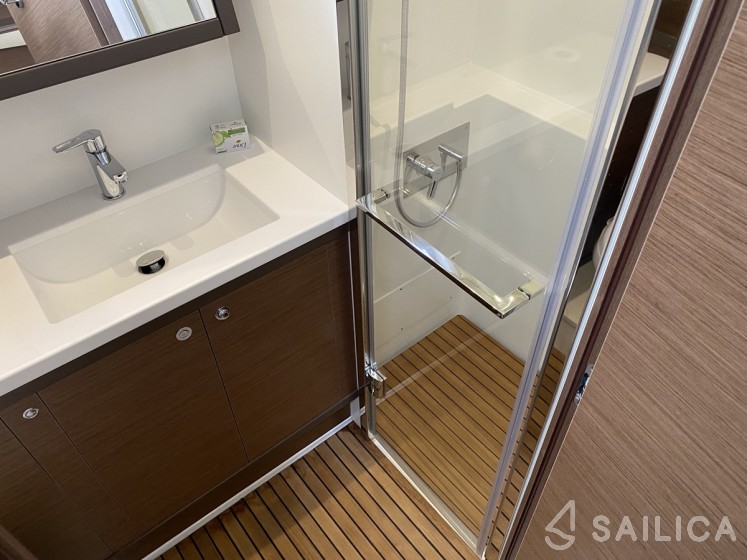 Lagoon 52F - Yacht Charter Sailica