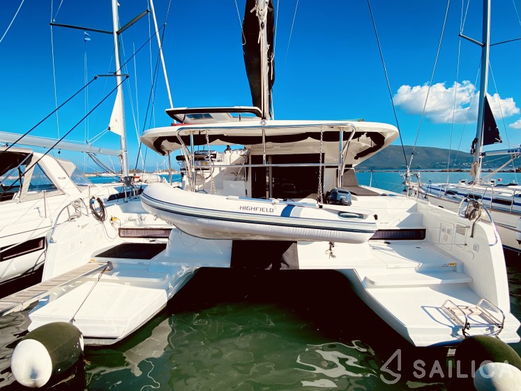 Lagoon 42 - Yacht Charter Sailica
