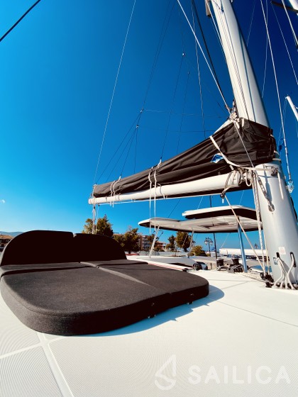 Lagoon 42 - Yacht Charter Sailica