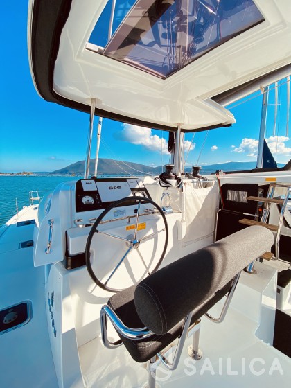 Lagoon 42 - Yacht Charter Sailica