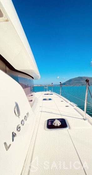 Lagoon 42 - Yacht Charter Sailica