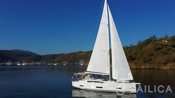 Dufour 390 - Yacht Charter Sailica