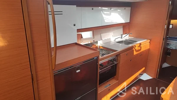 Dufour 390 - Yacht Charter Sailica