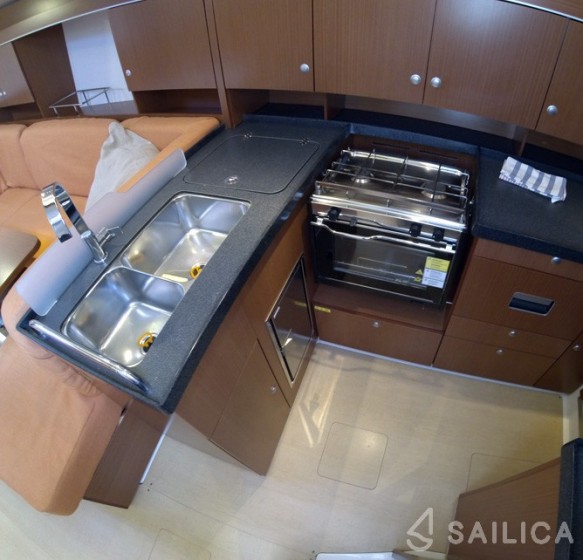 Hanse 445 - Yacht Charter Sailica