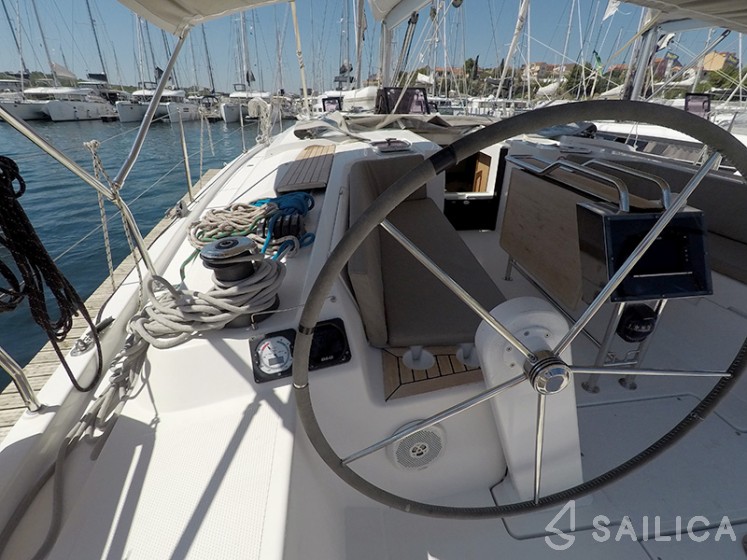 Hanse 445 - Yacht Charter Sailica