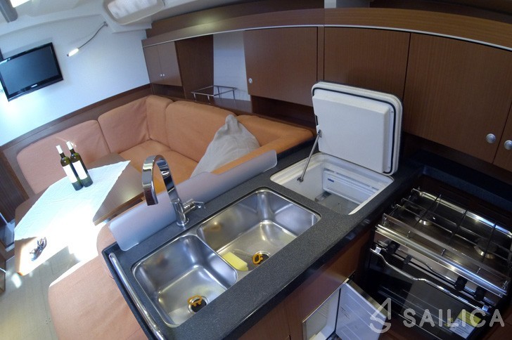 Hanse 445 - Yacht Charter Sailica