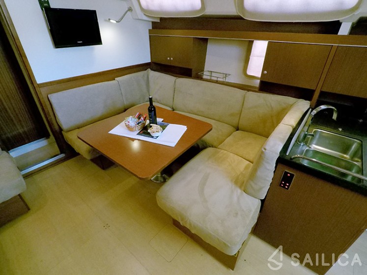 Hanse 445 - Yacht Charter Sailica