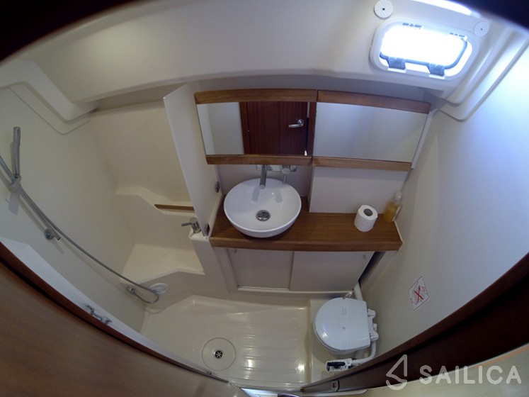 Hanse 445 - Yacht Charter Sailica