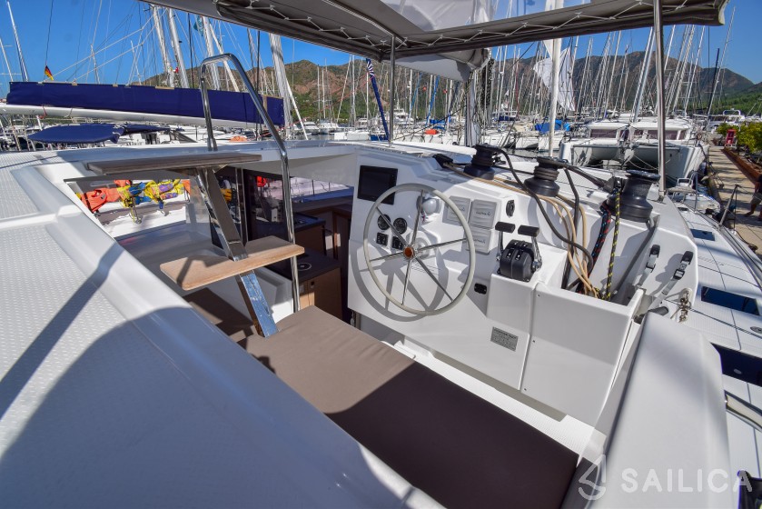 Lucia 40 - Yacht Charter Sailica