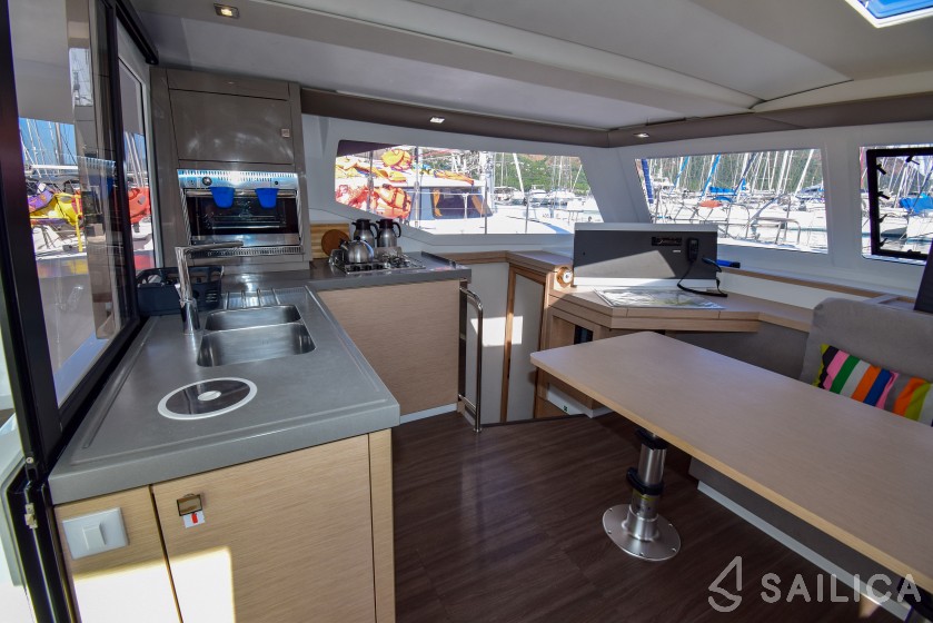Lucia 40 - Yacht Charter Sailica