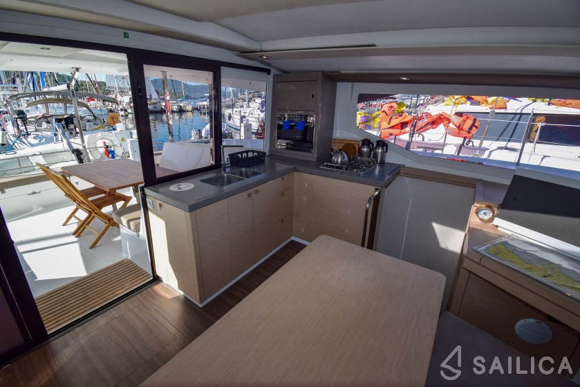 Lucia 40 - Yacht Charter Sailica