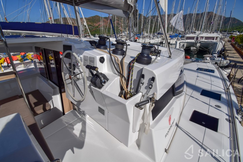 Lucia 40 - Yacht Charter Sailica