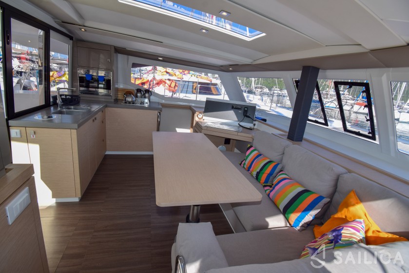 Lucia 40 - Yacht Charter Sailica