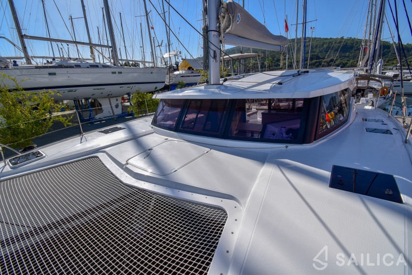 Lucia 40 - Yacht Charter Sailica