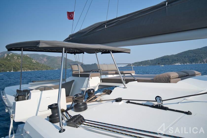 Saona 47 - Yacht Charter Sailica