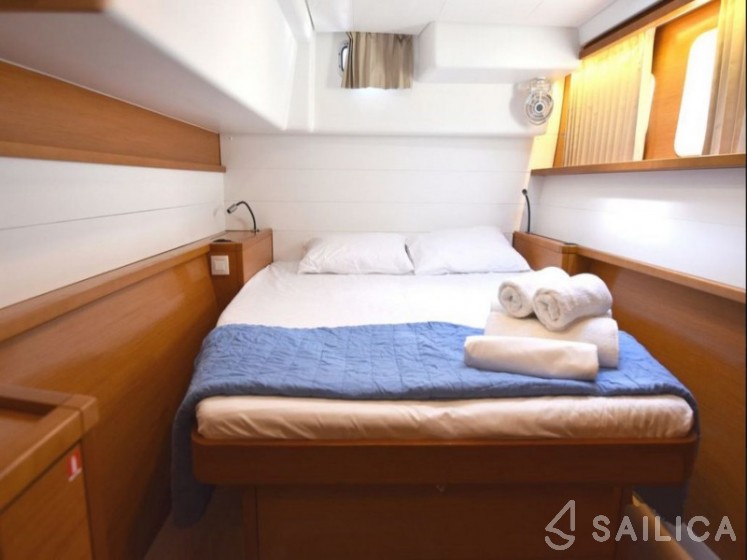 Lagoon 450  Flybridge - Yacht Charter Sailica
