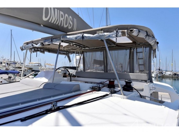 Lagoon 450  Flybridge - Yacht Charter Sailica