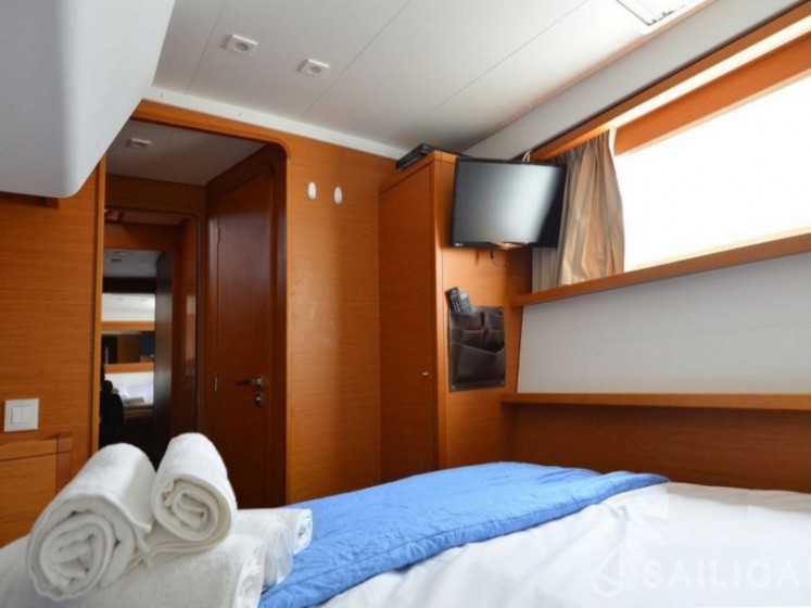 Lagoon 450  Flybridge - Yacht Charter Sailica