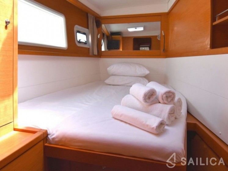 Lagoon 450  Flybridge - Yacht Charter Sailica