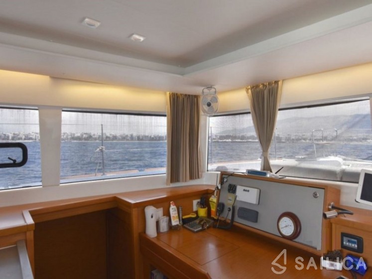 Lagoon 450  Flybridge - Yacht Charter Sailica