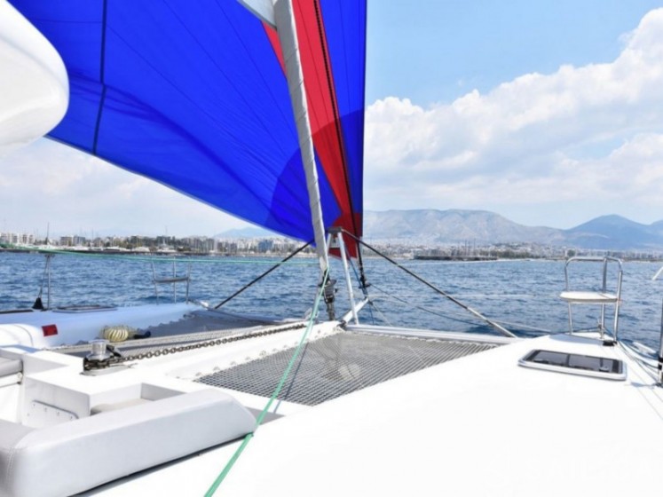 Lagoon 450  Flybridge - Yacht Charter Sailica