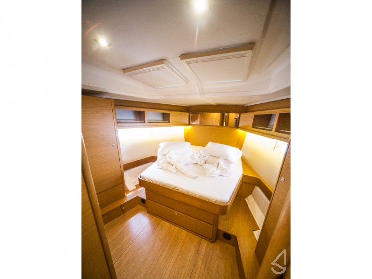 Dufour 460 GL - Yacht Charter Sailica