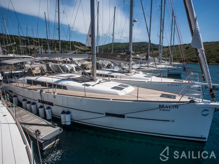 Dufour 460 GL - Yacht Charter Sailica
