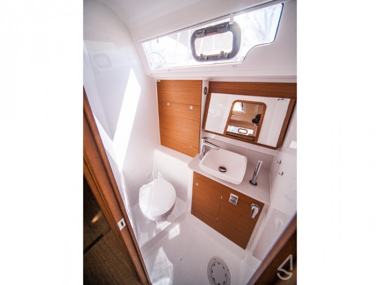 Dufour 460 GL - Yacht Charter Sailica