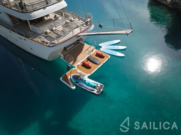 Motor sailer - Yacht Charter Sailica