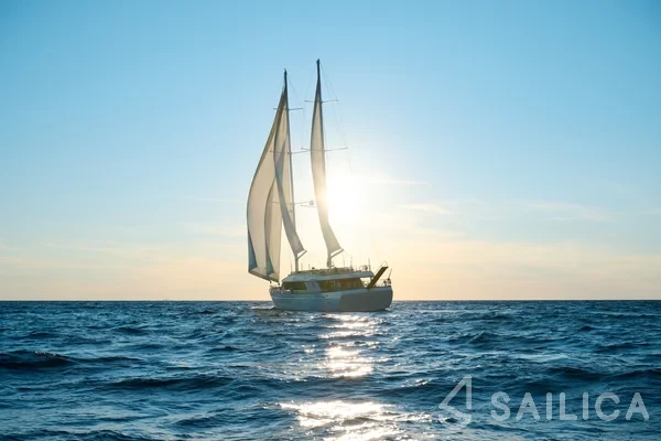 Motor sailer - Yacht Charter Sailica