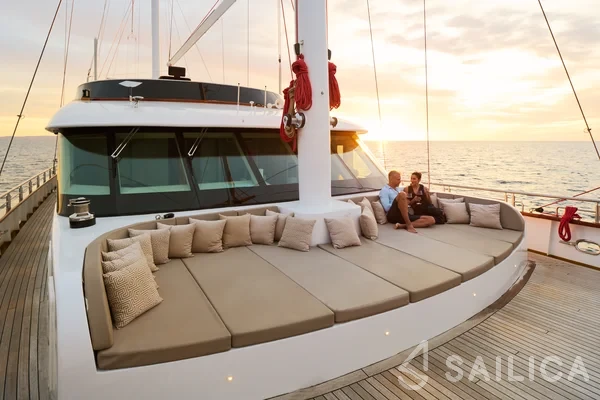 Motor sailer - Yacht Charter Sailica