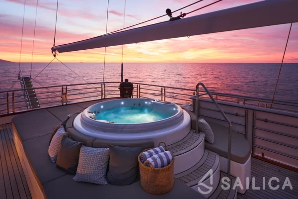 Motor sailer - Yacht Charter Sailica