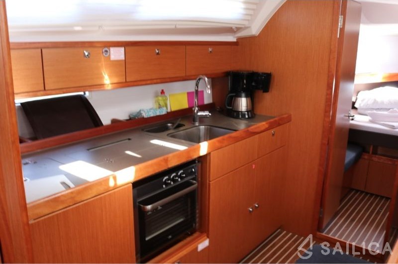 Bavaria 41 Cruiser - Yacht Charter Sailica