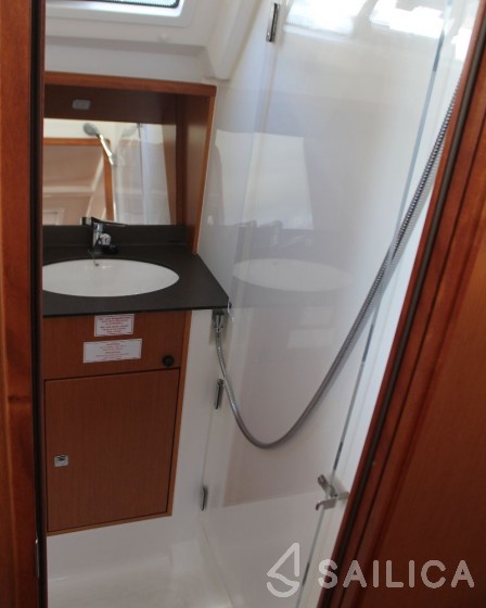 Bavaria 41 Cruiser - Yacht Charter Sailica