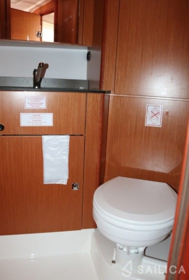 Bavaria 41 Cruiser - Yacht Charter Sailica