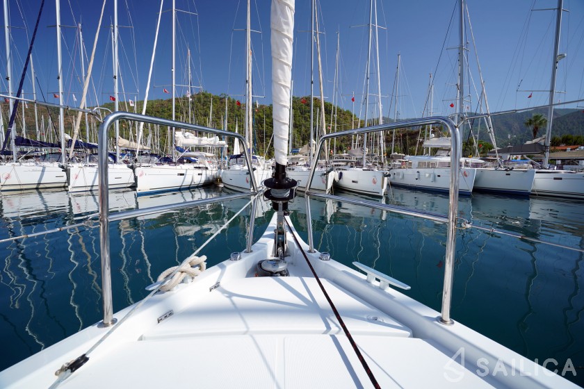 Sun Odyssey 410 - Yacht Charter Sailica