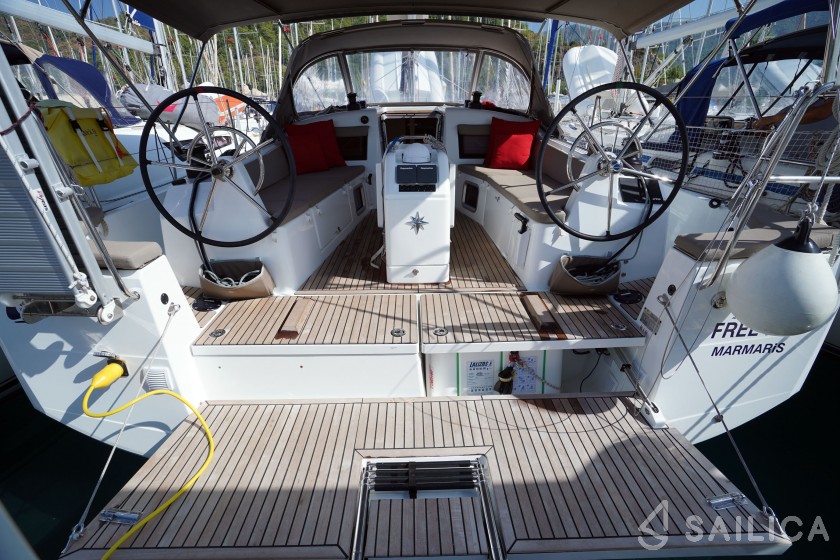 Sun Odyssey 410 - Yacht Charter Sailica
