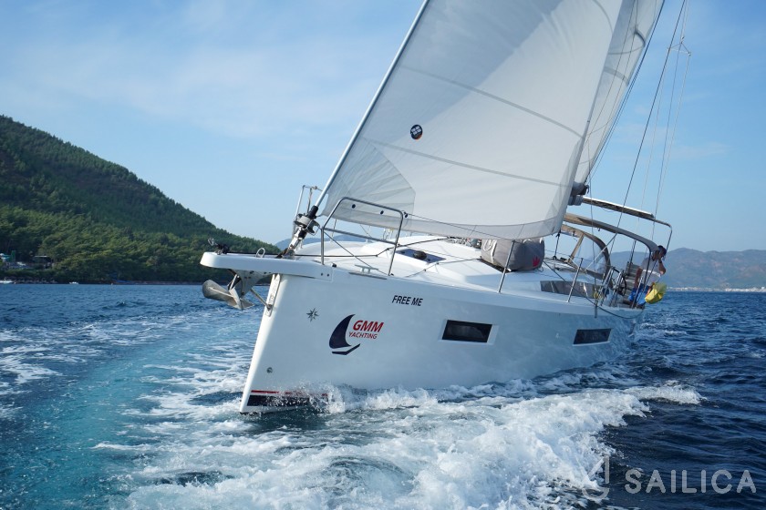 Sun Odyssey 410 - Yacht Charter Sailica