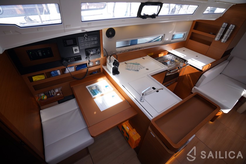 Sun Odyssey 410 - Yacht Charter Sailica