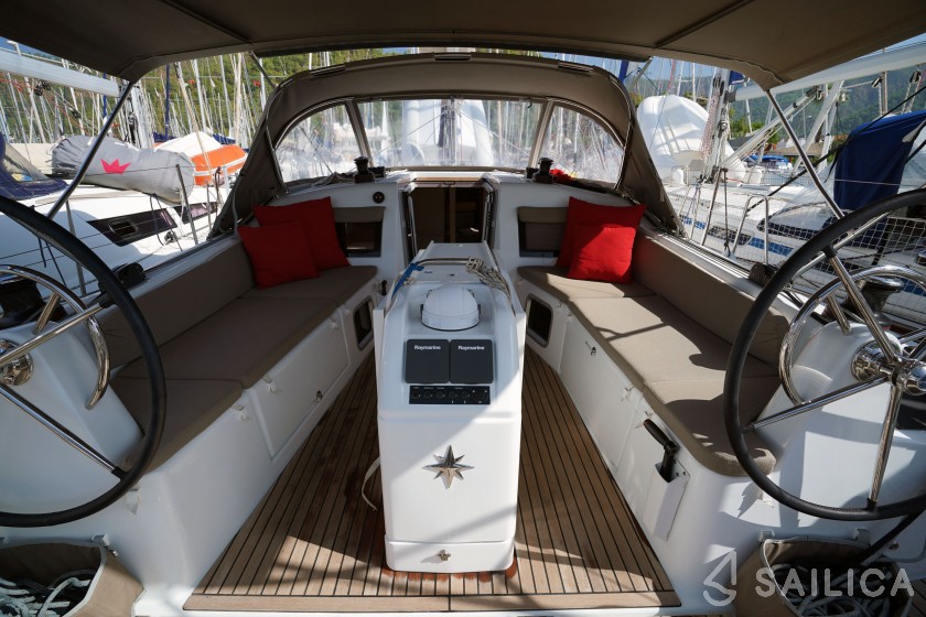 Sun Odyssey 410 - Yacht Charter Sailica