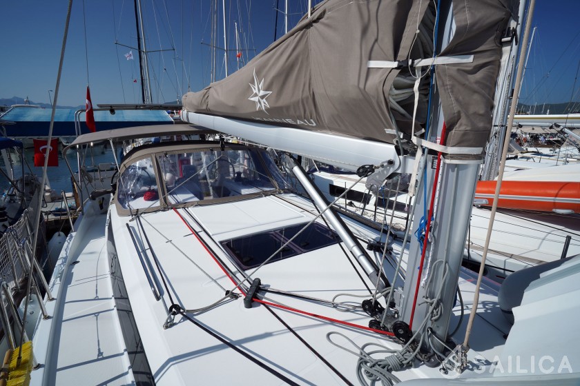 Sun Odyssey 410 - Yacht Charter Sailica