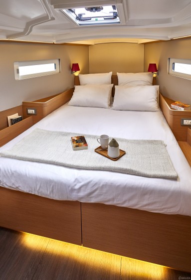 Sun Odyssey 410 - Yacht Charter Sailica