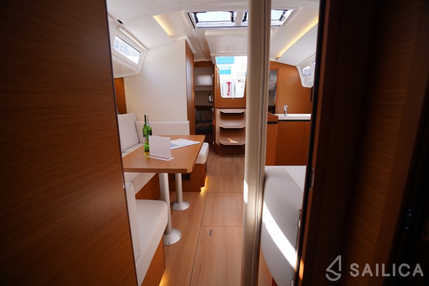 Sun Odyssey 410 - Yacht Charter Sailica