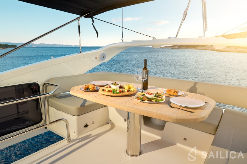 Absolute 50 Fly - Yacht Charter Sailica