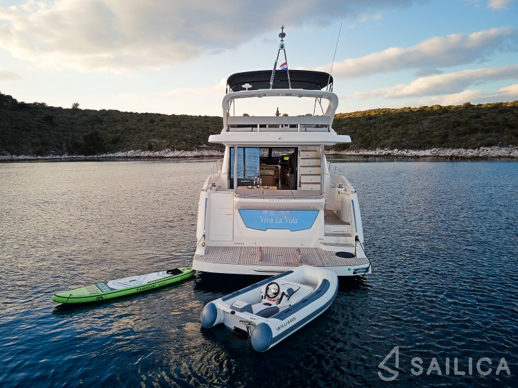 Absolute 50 Fly - Yacht Charter Sailica